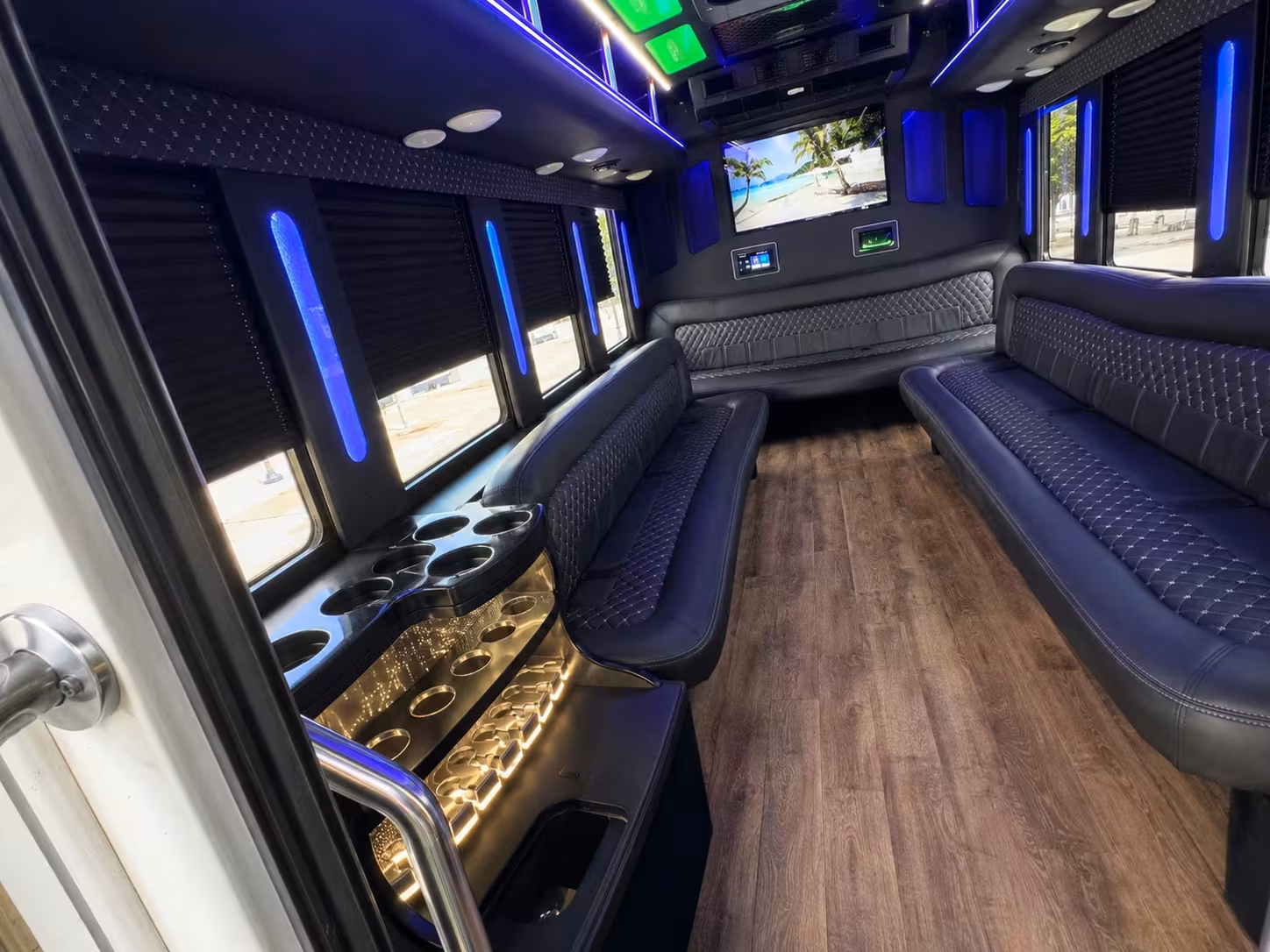 rent davie prom party buses before prom season fills up